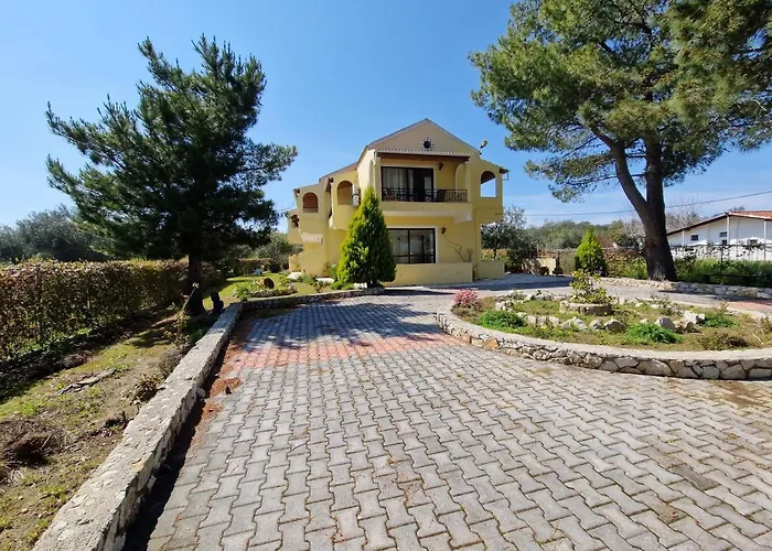 Alexandra Studio 10